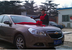 超前涂料獎(jiǎng)勵(lì)員工轎車，真石漆生產(chǎn)廠家！